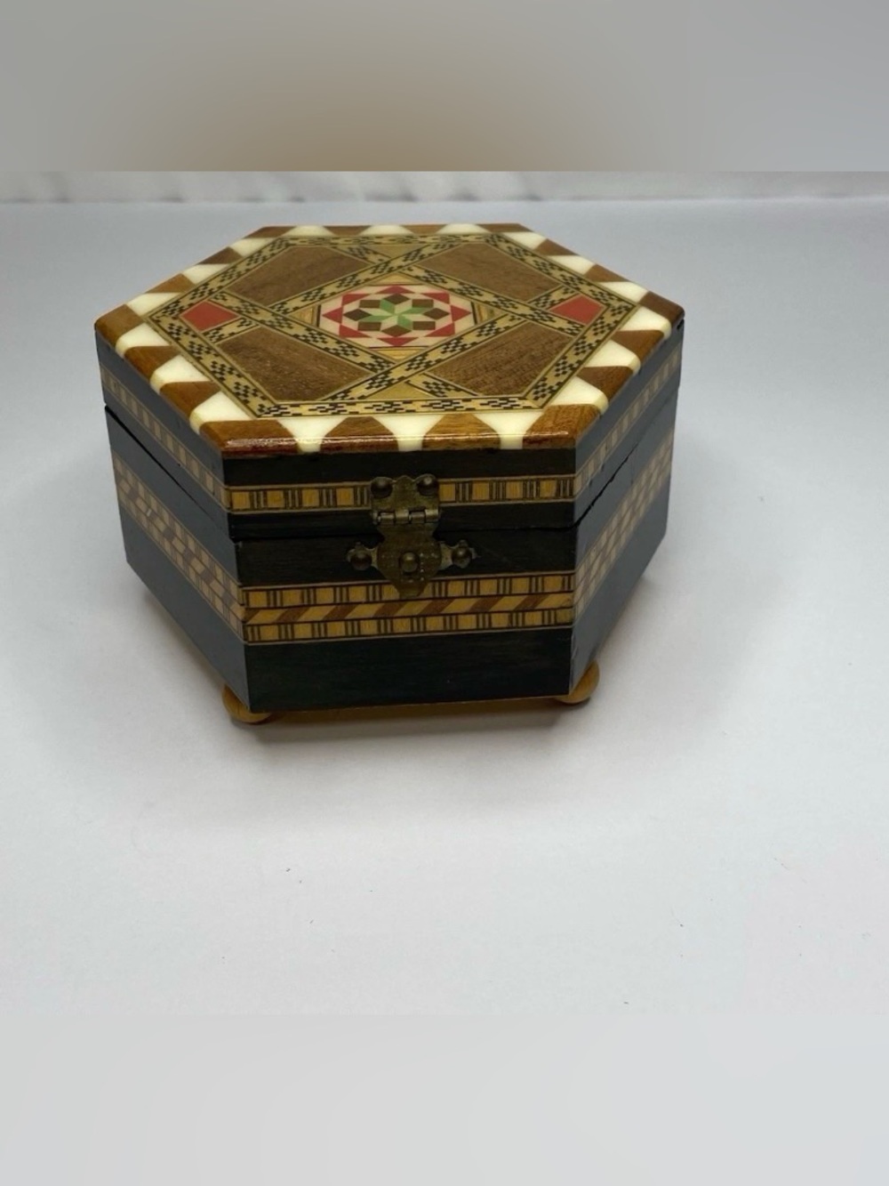 Vintage Hexagon Marquetry Wood Inlay Music Box Trinket Jewelry Box Mirror Feet